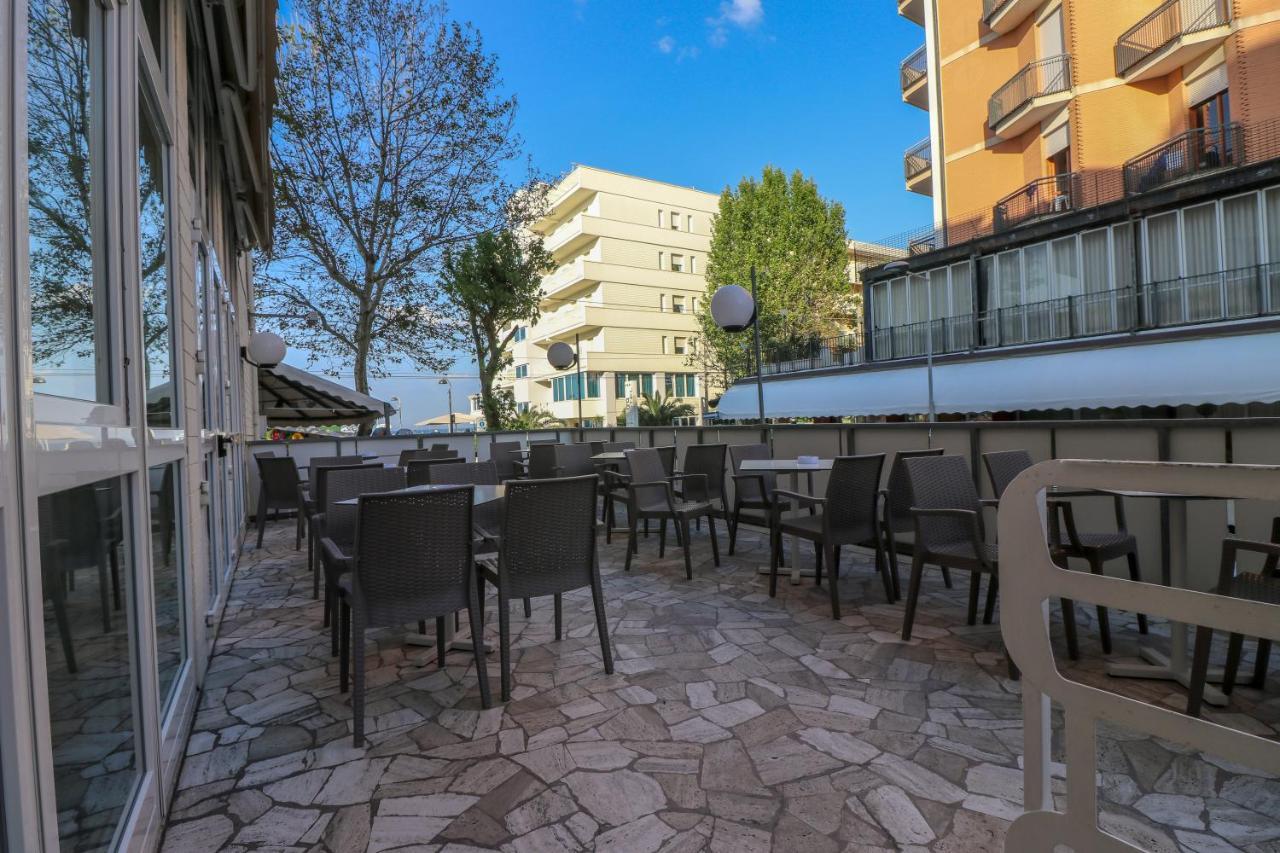 Hotel Galassia Rimini Exterior foto
