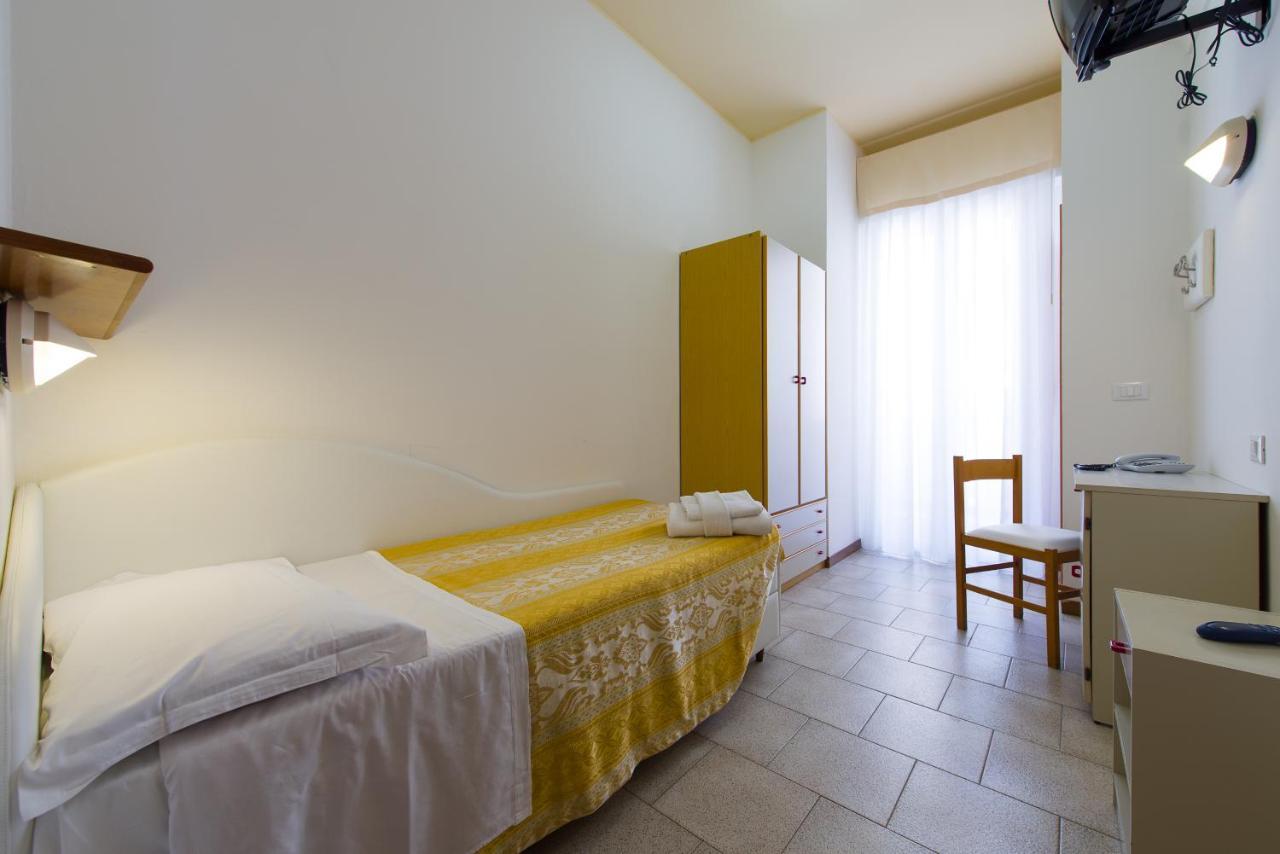 Hotel Galassia Rimini Exterior foto